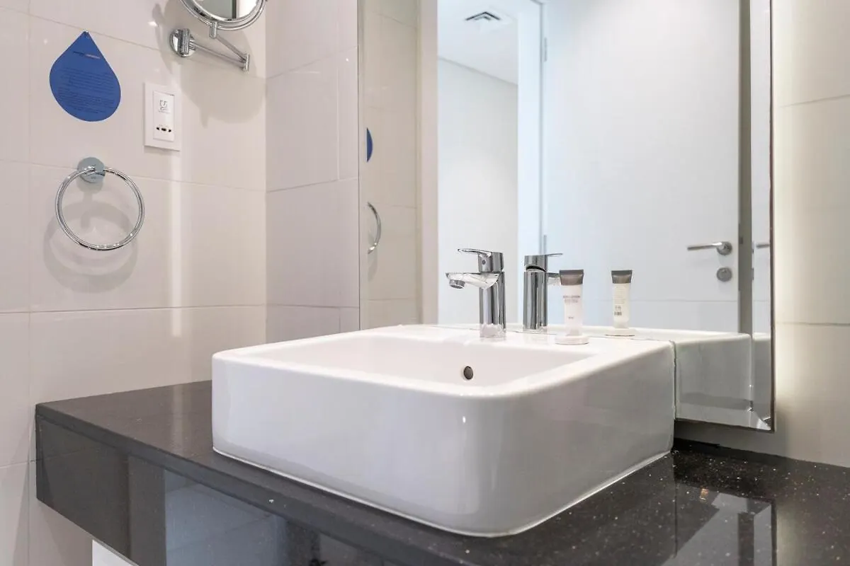 Beautifully Designed 3Br With Canal Views In Business Bay Dubai Apartment